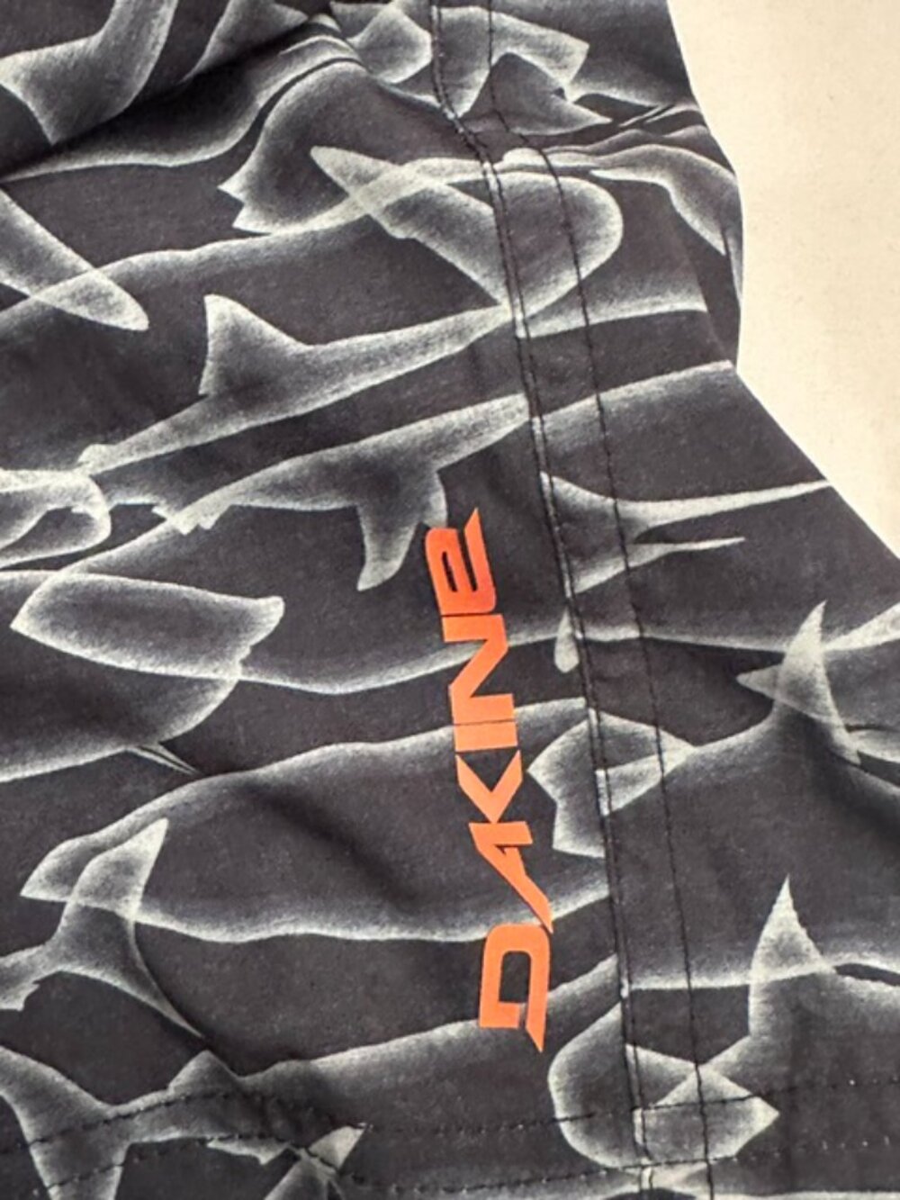Dakine Boys Swim Set XL 18/20 Shark Board Shorts & Long Sleeve Rash Guard - Picture 2 of 5